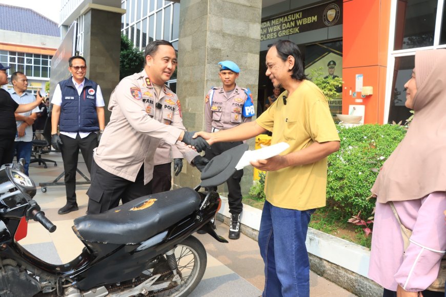 Polres Gresik Beri Kabar Bahagia bagi Korban Kejahatan Kendaraan
