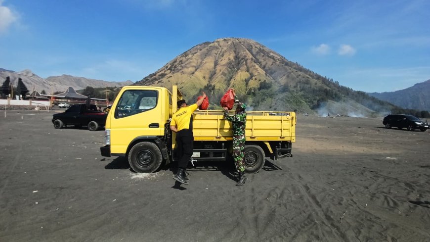 Polres Probolinggo Ajak Wisatawan Peduli Kebersihan Lingkungan
